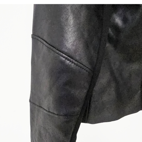 GUESS Size XS Faux-Leather Collarless Moto Black Zipper Jacket Waist Length - Picture 6 of 16